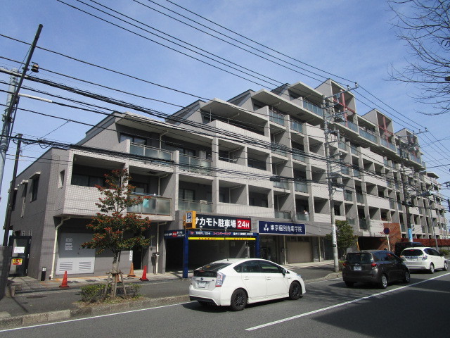 横浜市旭区笹野台のマンションの建物外観