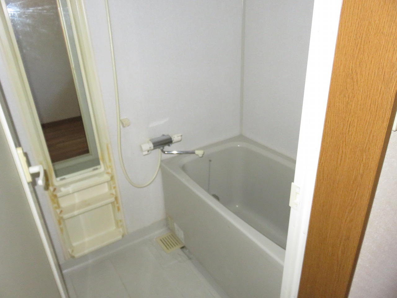 バス・シャワールーム　追い焚き機能給湯器