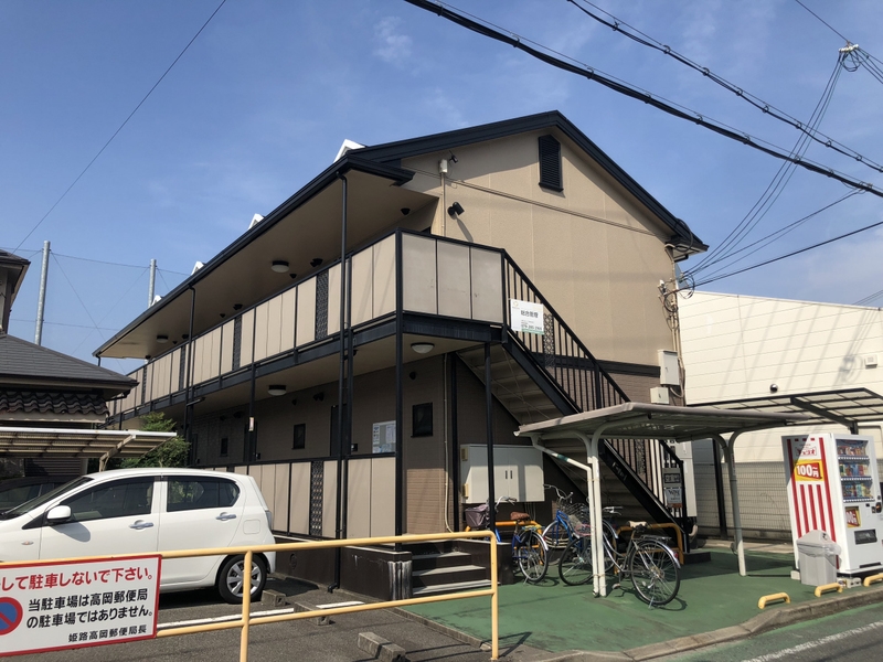 【姫路市西今宿のアパートの建物外観】