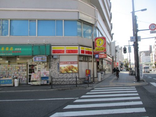 【大阪市西成区岸里のマンションのコンビニ】