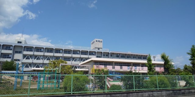 【岡山市北区上中野のアパートの小学校】