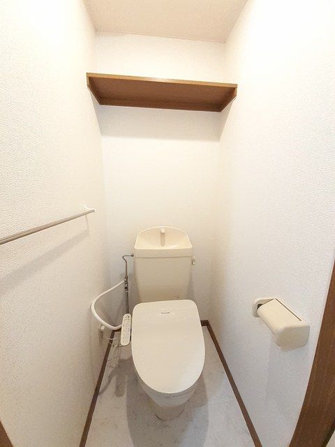 【井原市高屋町のアパートのトイレ】
