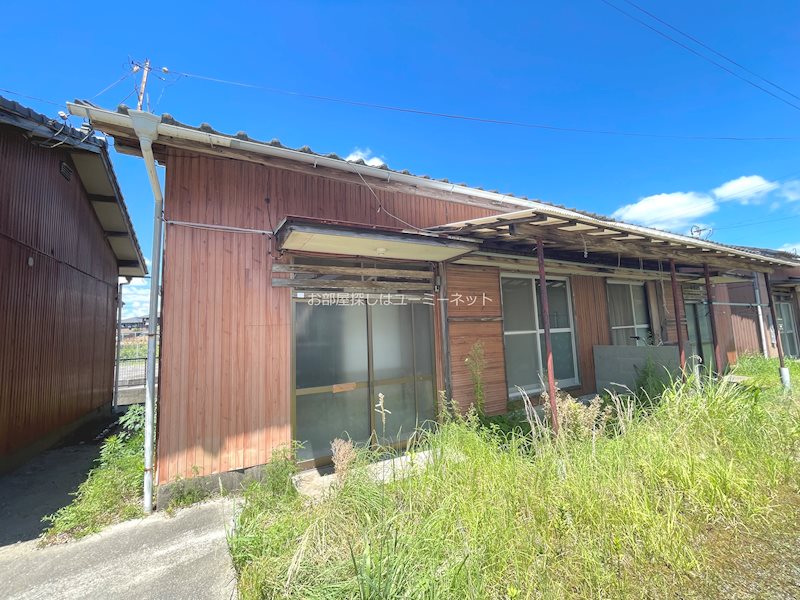 東餅田貸家の建物外観