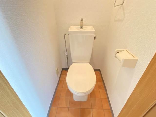 トイレ　別号室