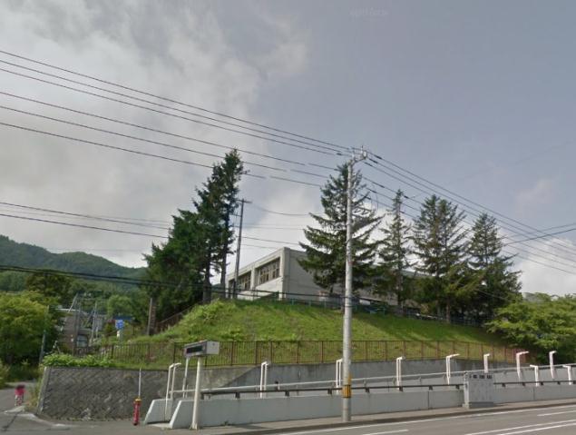 小学校　銭函小学校（小学校）まで723m