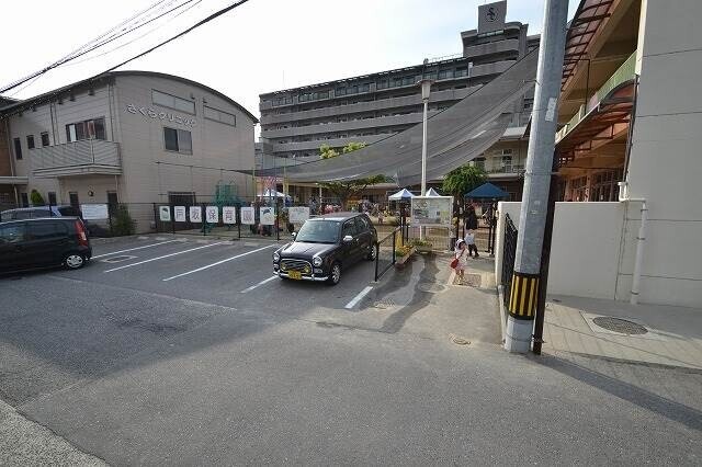 【広島市東区戸坂山根のマンションの幼稚園・保育園】