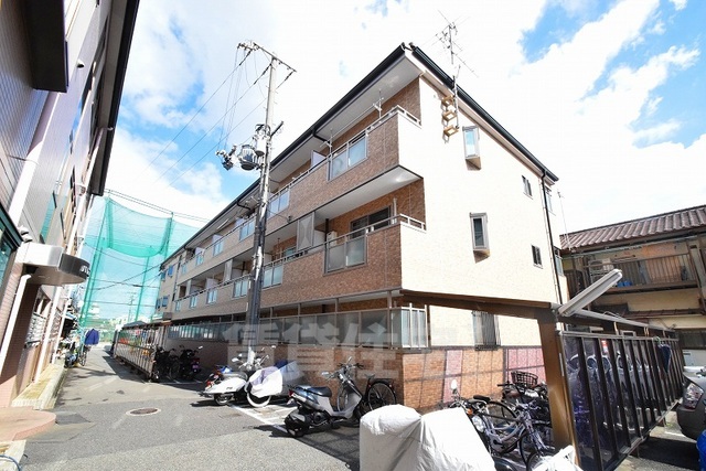 【東大阪市森河内東のマンションの建物外観】