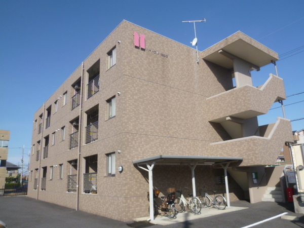 【野洲市市三宅のマンションの建物外観】