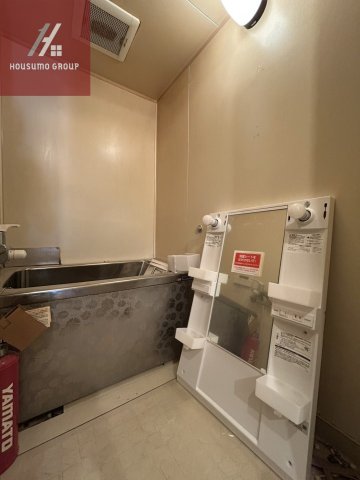 バス・シャワールーム　落ち着いた空間のお風呂です