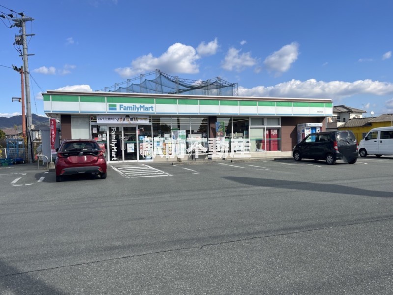 コンビニ　ファミリーマート　玉名築地店（コンビニ）まで600m