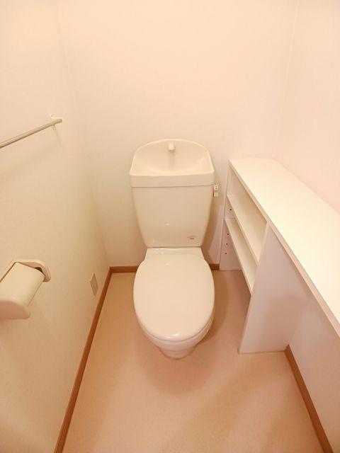 ソルトアヴェニュー Aのトイレ写真