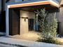 エントランス　植栽のあるきれいなエントランス