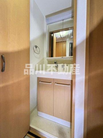 洗面設備　朝の支度にも助かる、独立の洗髪洗面化粧台