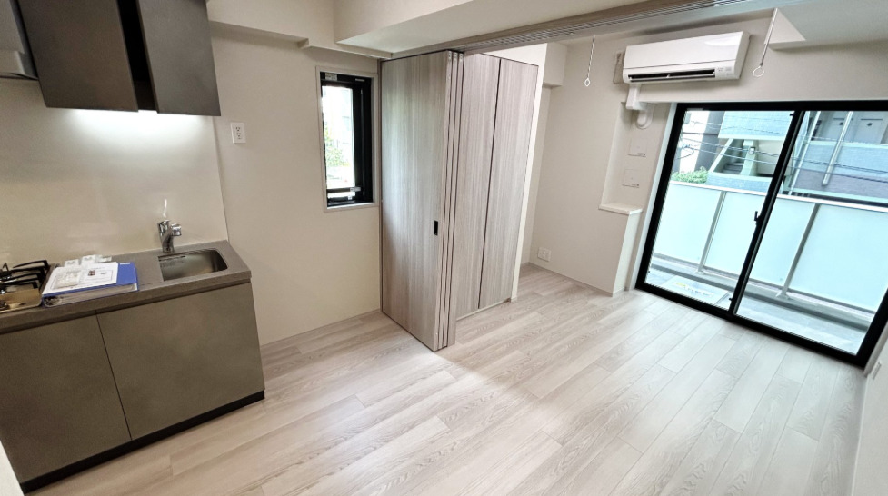 居室・リビング　※別部屋の参考写真です。