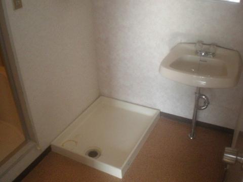 リバーサイド上野　その他設備　洗濯パン