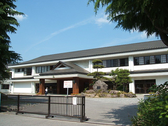 中学校　松本市立清水中学校（中学校）まで519m