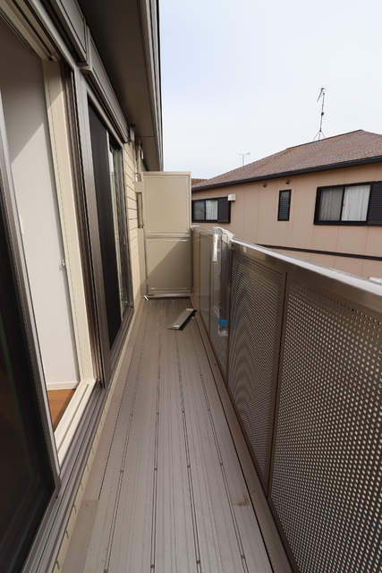 バルコニー　建築中です