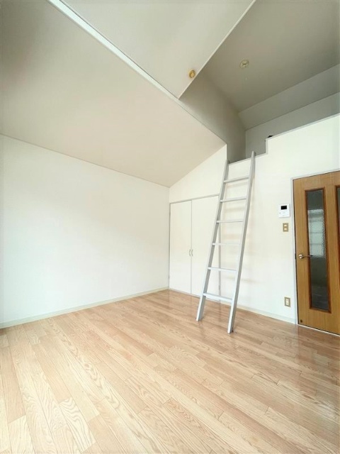 αNEXT荒巻神明町の居間写真