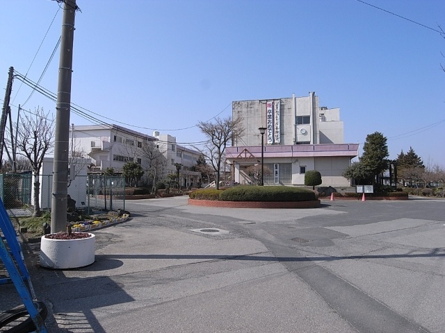 中学校　春日部市立武里中学校（中学校）まで868m