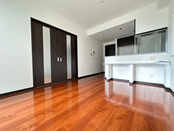 居室・リビング　※別部屋の写真です