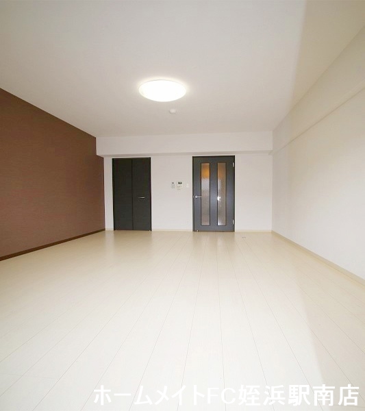 居室・リビング　★広々10帖の洋室！！★参考写真