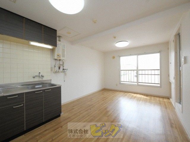 居室・リビング　日当たりのいいお部屋です♪