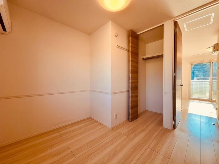 居室・リビング　別のお部屋の写真となりますので現況優先となります。