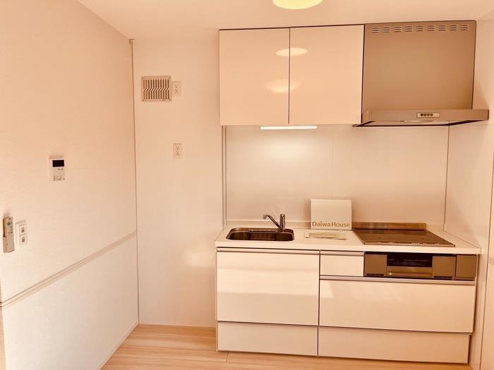 キッチン　別のお部屋の写真となりますので現況優先となります。