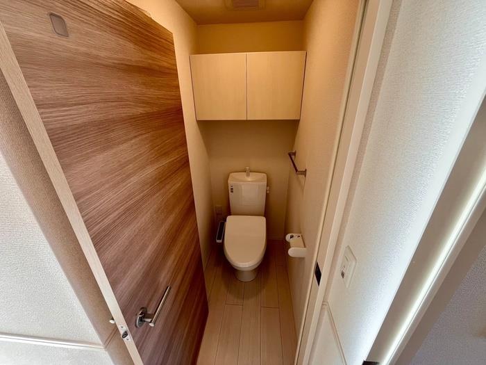 トイレ　別のお部屋の写真となりますので現況優先となります。