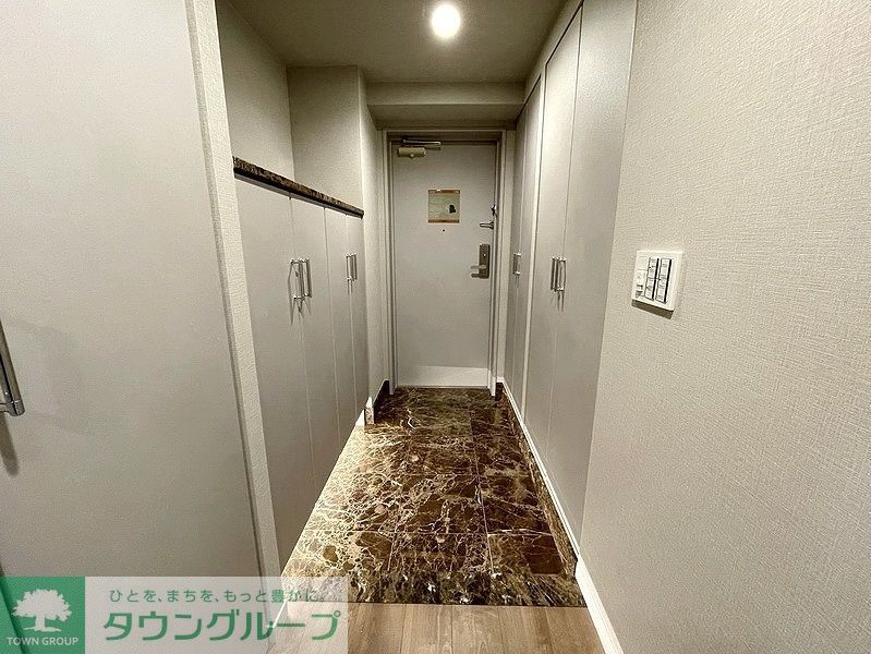 玄関　お問合せは(株)タウンハウジングレジデンス事業部　赤坂店・…
