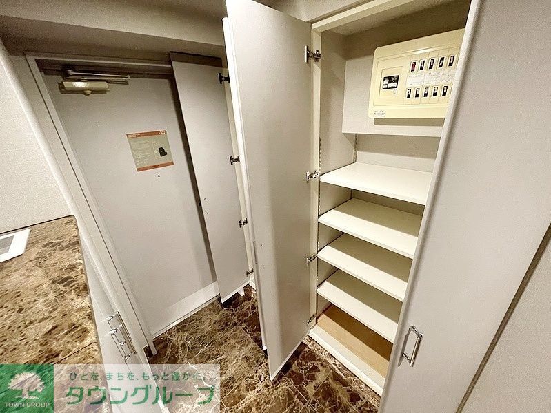 収納　お問合せは(株)タウンハウジングレジデンス事業部　赤坂店・…