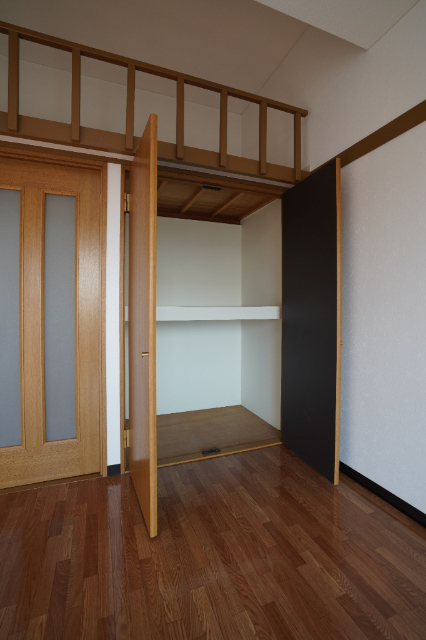 収納　同じ建物の別のお部屋