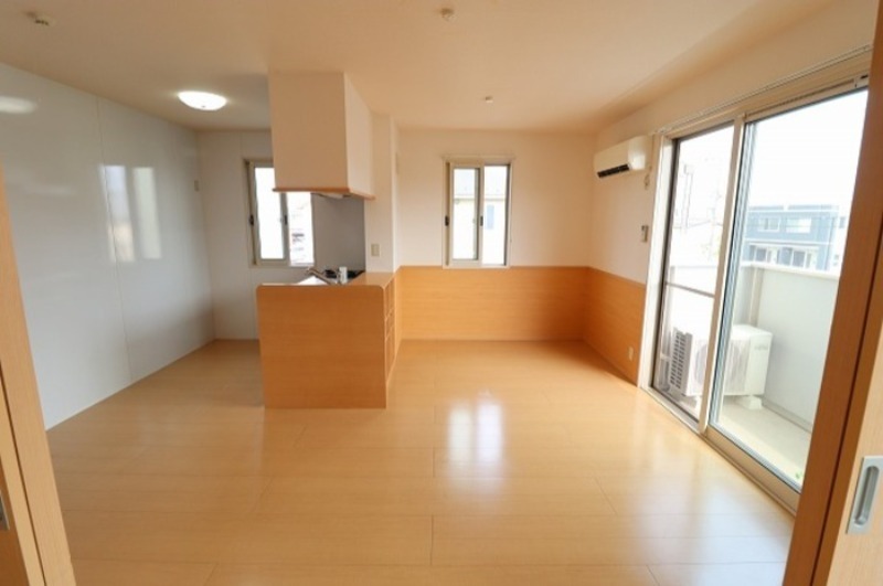 居室・リビング　図面と現状に相違がある場合には現状を優先