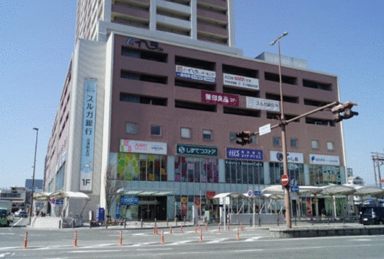 ショッピングセンター　大手町地区再開発ビルイーラｄｅ（ショッピングセンター）まで581m