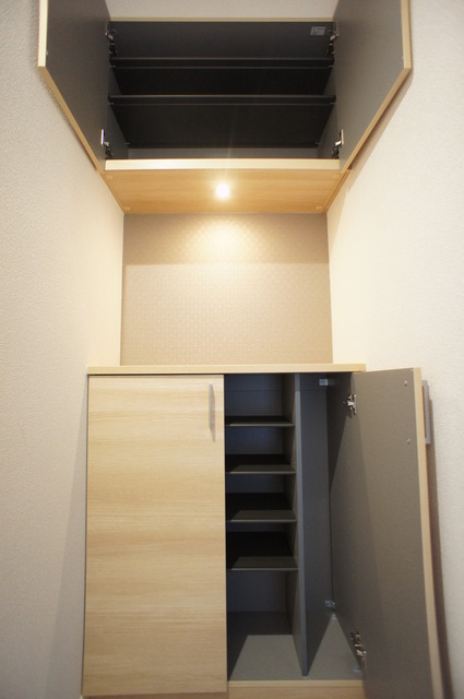 玄関　自慢のシューズを大切に、キレイに収納できます☆