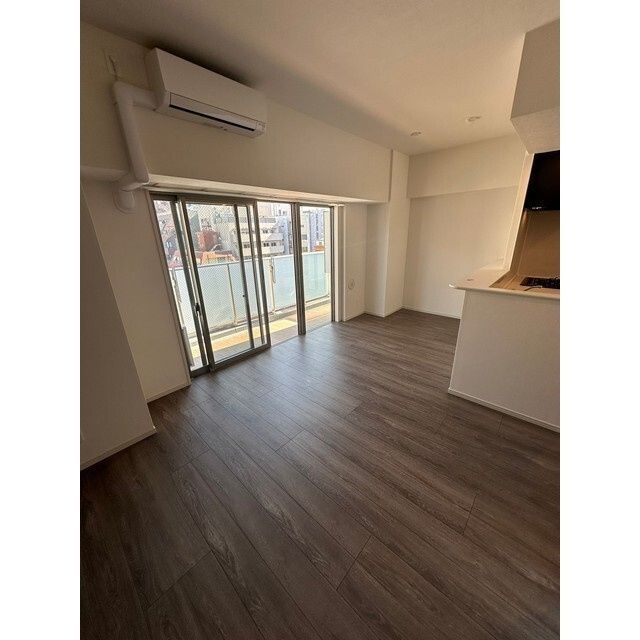 居室・リビング　☆明るい居間☆