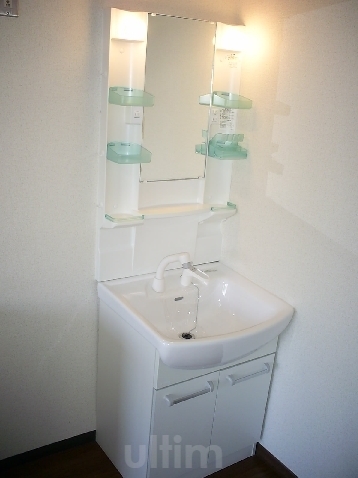 洗面設備　別室の画像です、ご参考までに