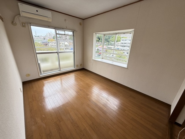 居室・リビング　別部屋参考写真です。