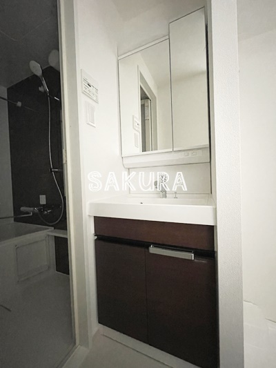 洗面設備　身支度に欠かせない独立洗面台♪