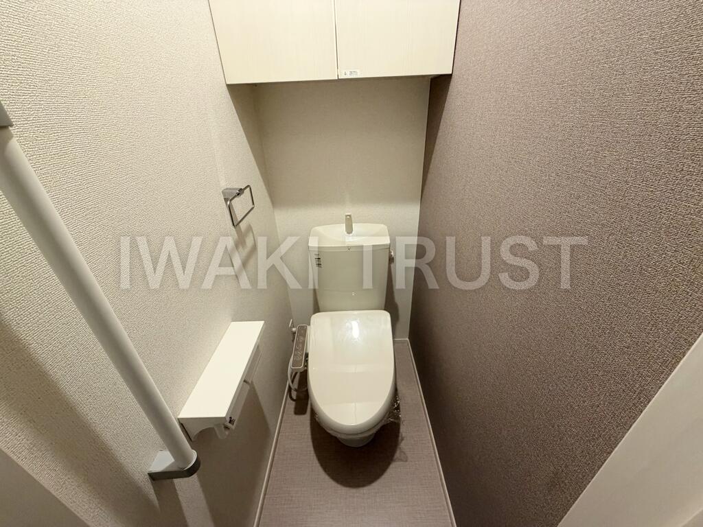 トイレ　※同型タイプ参考写真