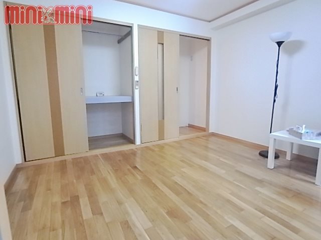 居室・リビング　南向きで明るいお部屋です
