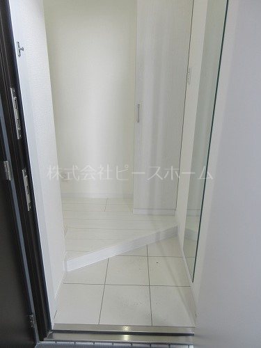 玄関　※別号室参考写真