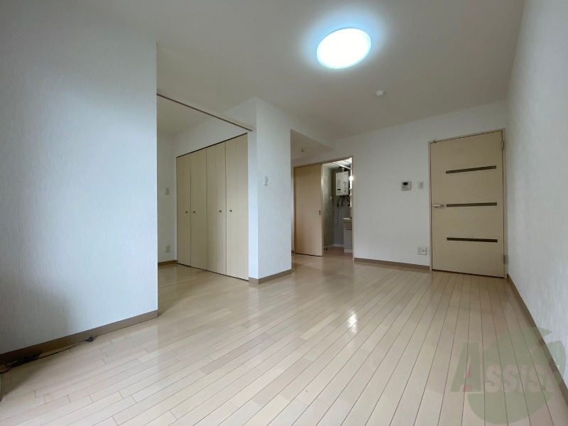 居室・リビング　広くてキレイなお部屋が広がっていて、充実した生活が送れそう。