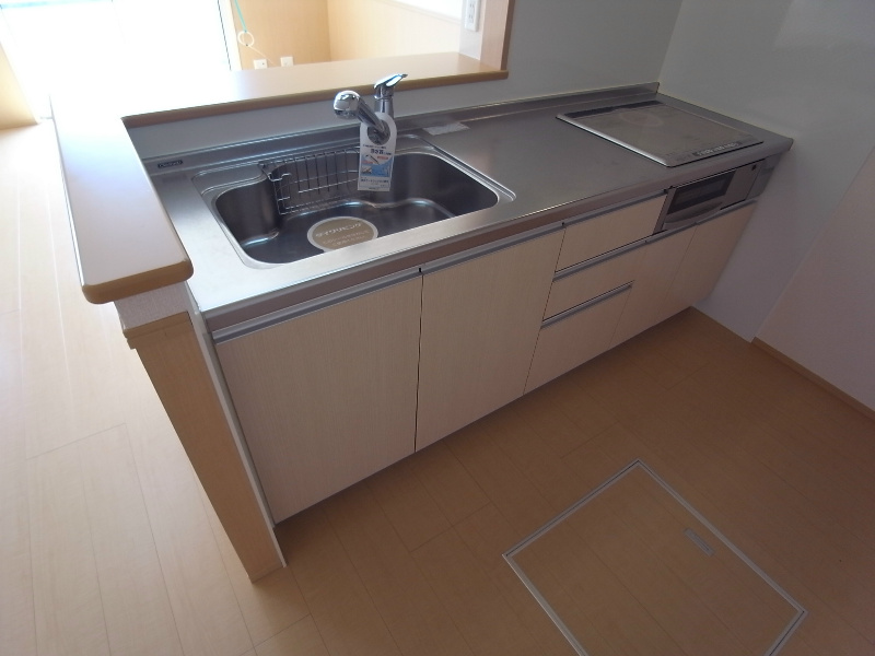 キッチン　3口IHコンロはお手入れもラクラク♪お母さんのお料理も、はか