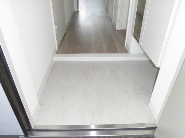 玄関　ドゥナーレ辻町