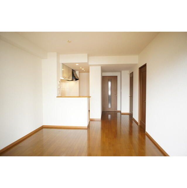 居室・リビング　こちらのリビングで趣味の時間をお楽しみください