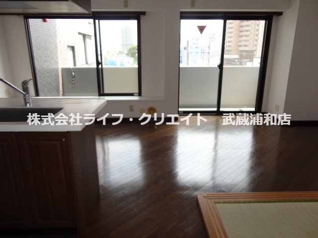 居室・リビング　別号室の参考写真です。