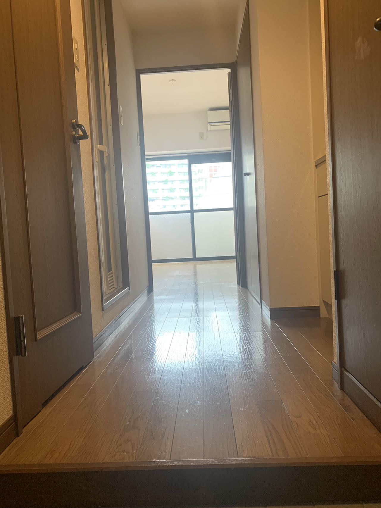 玄関　写真は別号室です。現況優先になります。