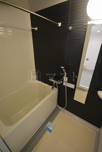 バス・シャワールーム　同物件別部屋参考写真