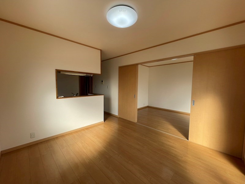 居室・リビング　※201号室の写真です。